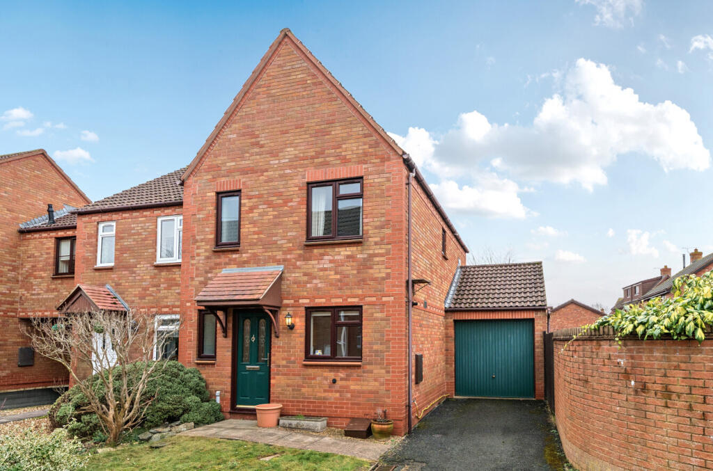 Main image of property: Byron Close, Tewkesbury, Gloucestershire