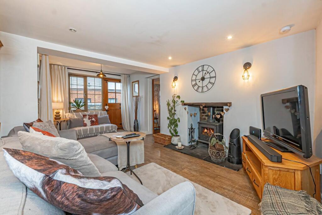 House in Luton - More