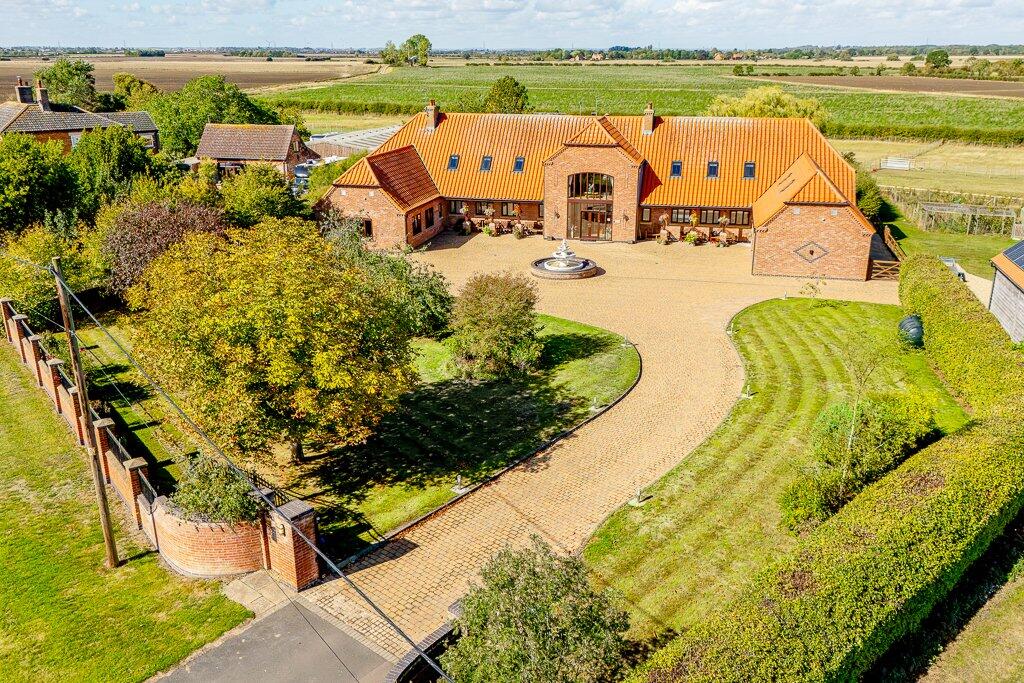 Main image of property: Hawthorne Grange, Sutton Cum Beckingham, Lincoln, LN5