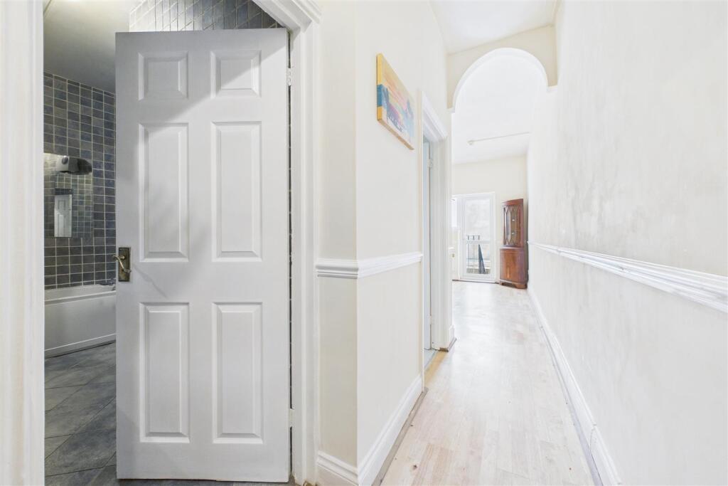 Apartment in Bristol - More