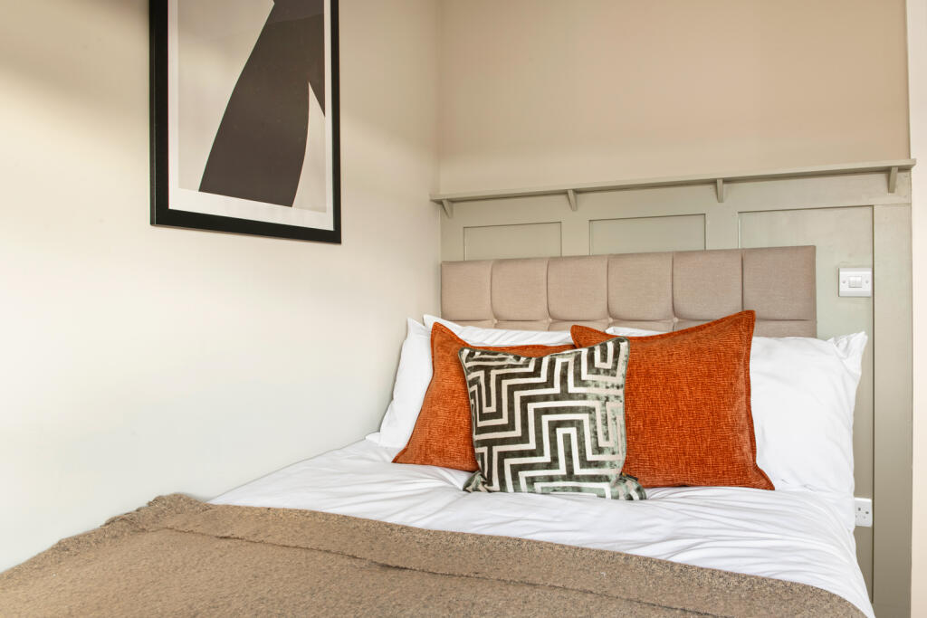 Main image of property: Room 5 Bennett Street NG10 4RF