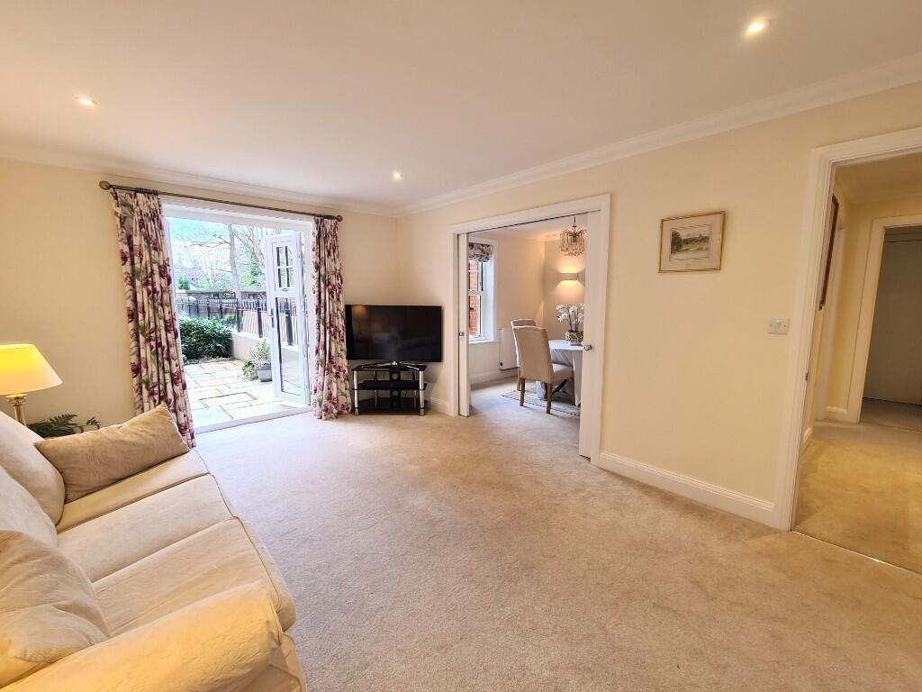Dukes Ride, Crowthorne, Berkshire, RG45 - View 3