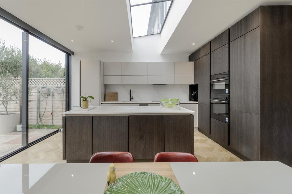 Pangbourne Avenue, Kensington And Chelsea, London, W10 – pohled 4