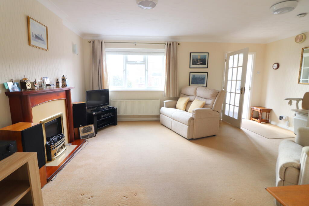 House in Luton - View 3
