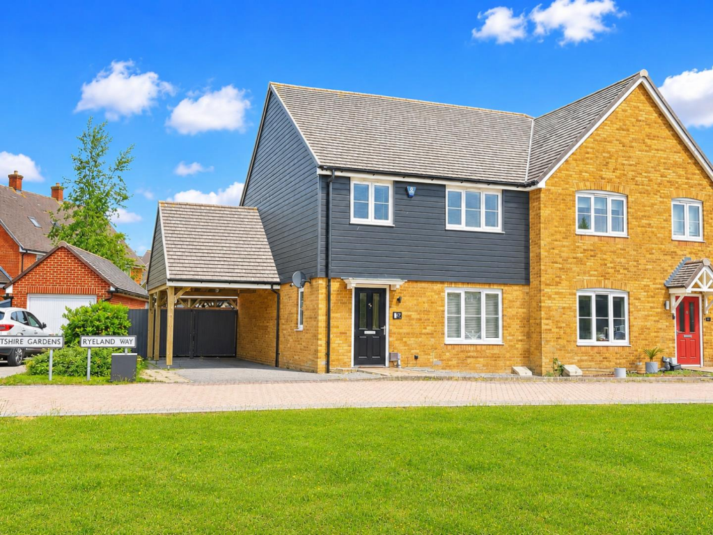 Main image of property: Ryeland Way, Bridgefield