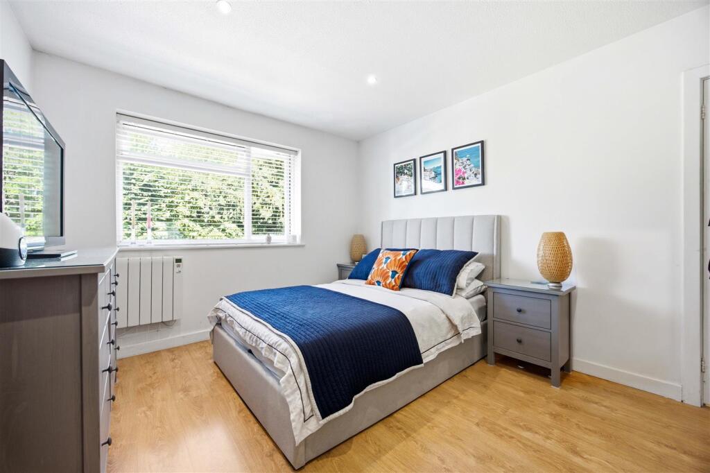 Apartment in London - More
