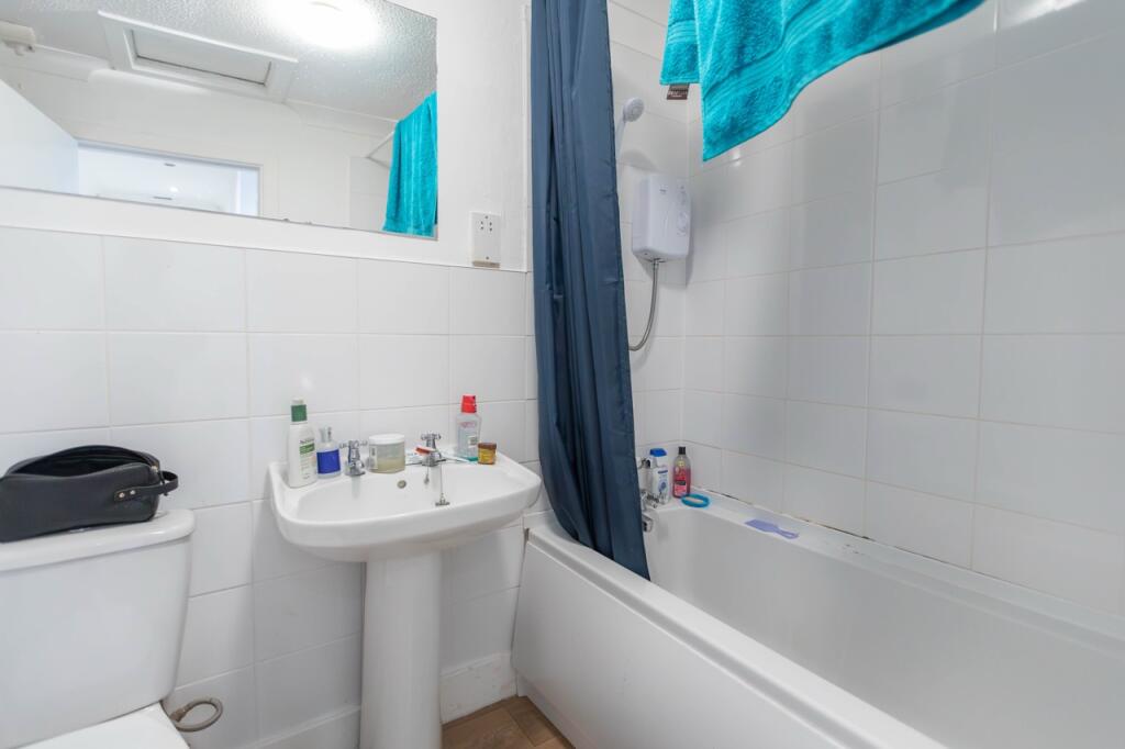 Apartment in Paisley - More