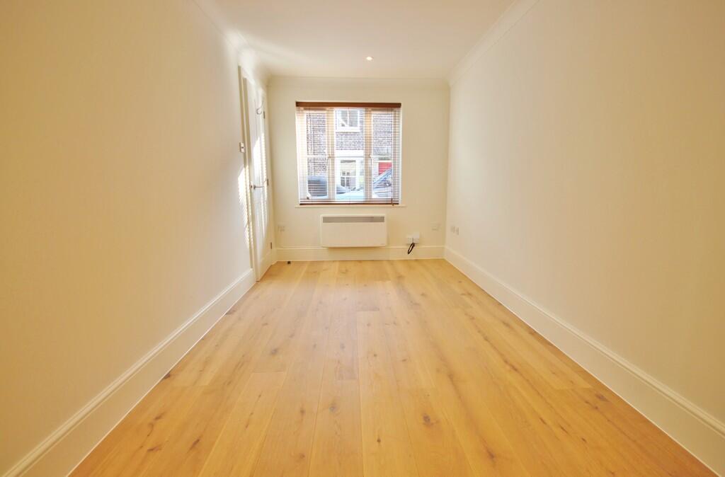 Apartment in Cambridge - View 5