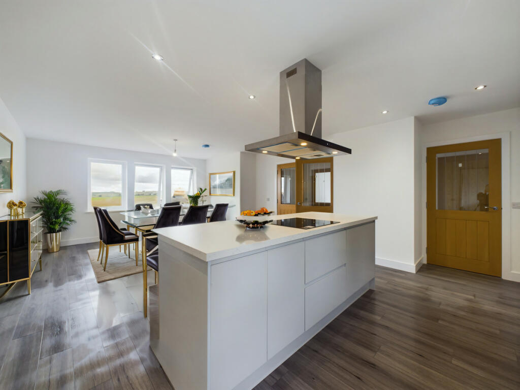 House in Aberdeen, Ardallie - More