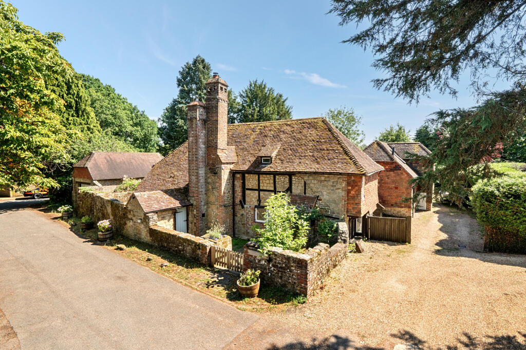 House in Chichester, Easebourne - View 2