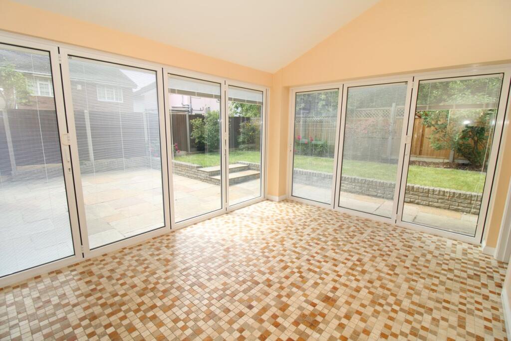 House in London, Shortlands - View 5