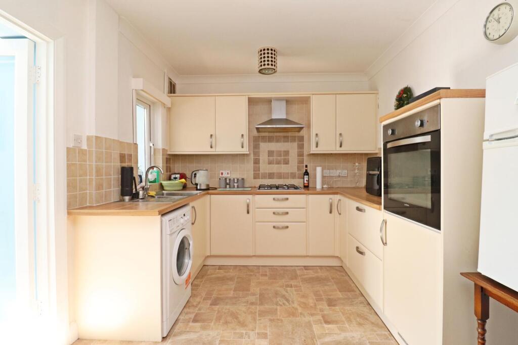Williams Road, Bosham, Chichester photo 3