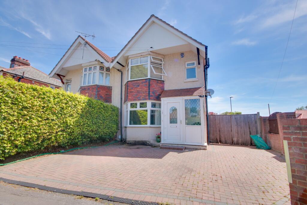3-bed semi-detached on Bitterne Park Location! Off Road Parking! A Must See!, £325,000