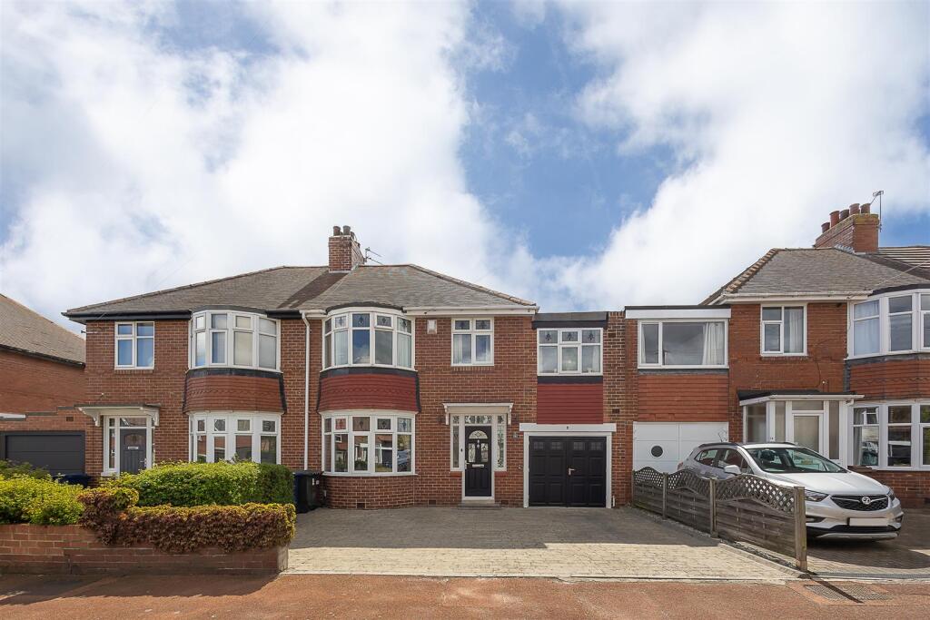 4-bed semi-detached on Southwood Gardens, Kenton, Newcastle upon Tyne, £365,000