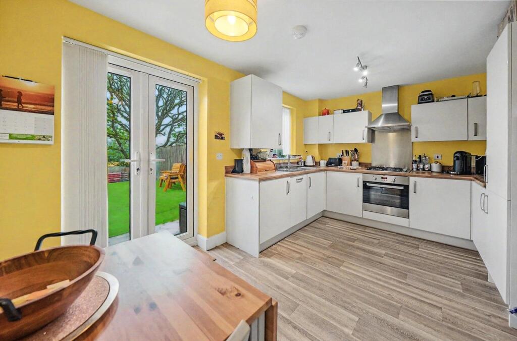 House in Bradford, West Yorkshire - View 2