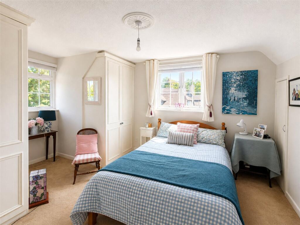 House in New Forest, Lymington and Pennington - More