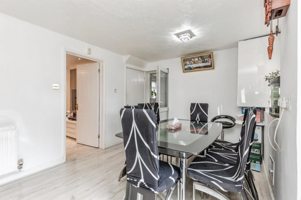 House in Tonbridge - More