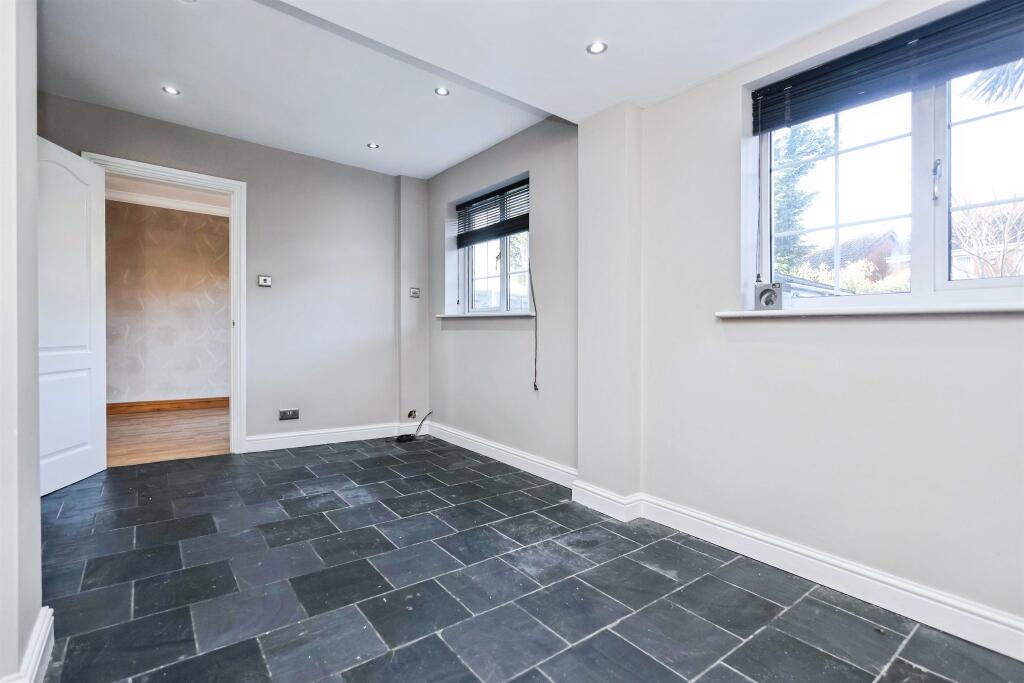 Waterfall Lane, Cradley Heath photo 5