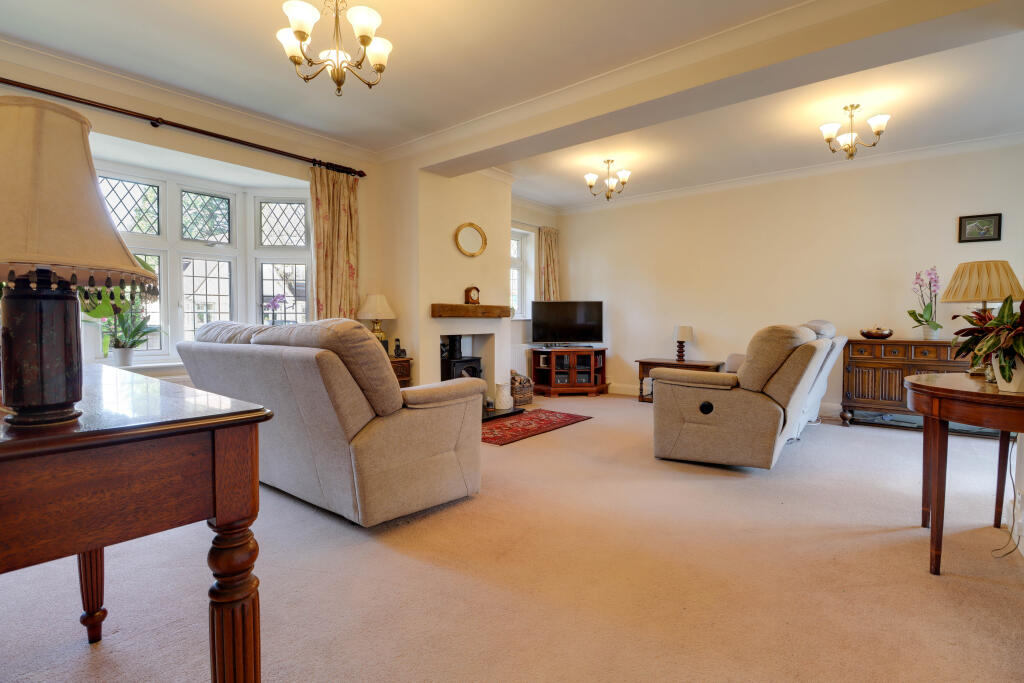 House in Studham, Central Bedfordshire - View 2