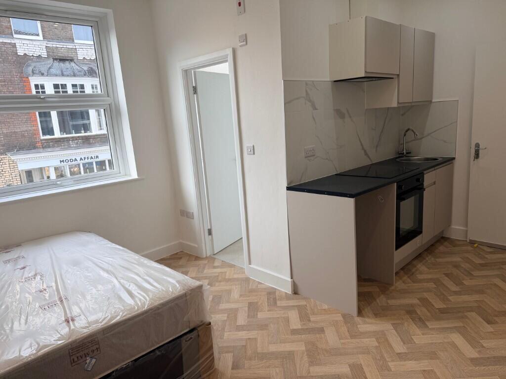 Main image of property: Studio Apartment in Cheapside, Luton