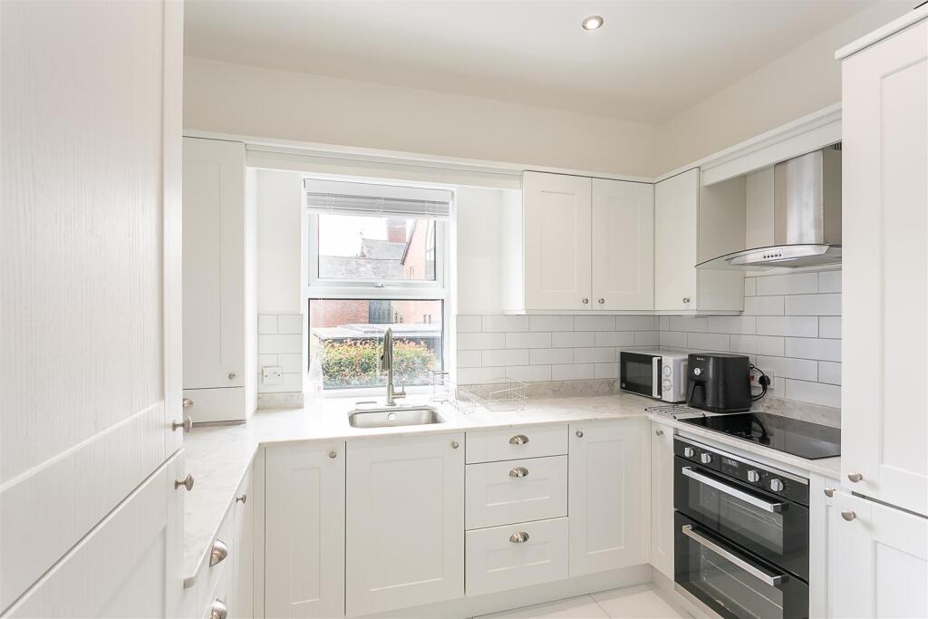 Apartment in Newcastle upon Tyne - View 4
