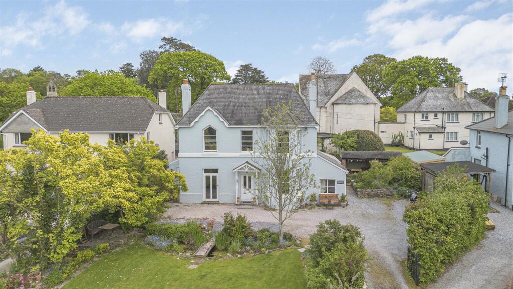 Main image of property: Avenue Road, Newton Abbot
