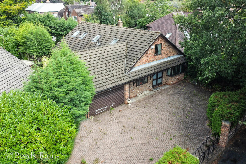 Main image of property: Moss Lane, Sale, Greater Manchester, M33