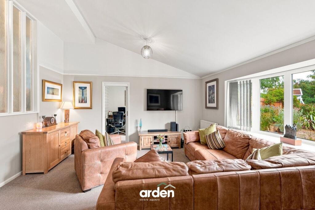House in Redditch, Greenlands - More