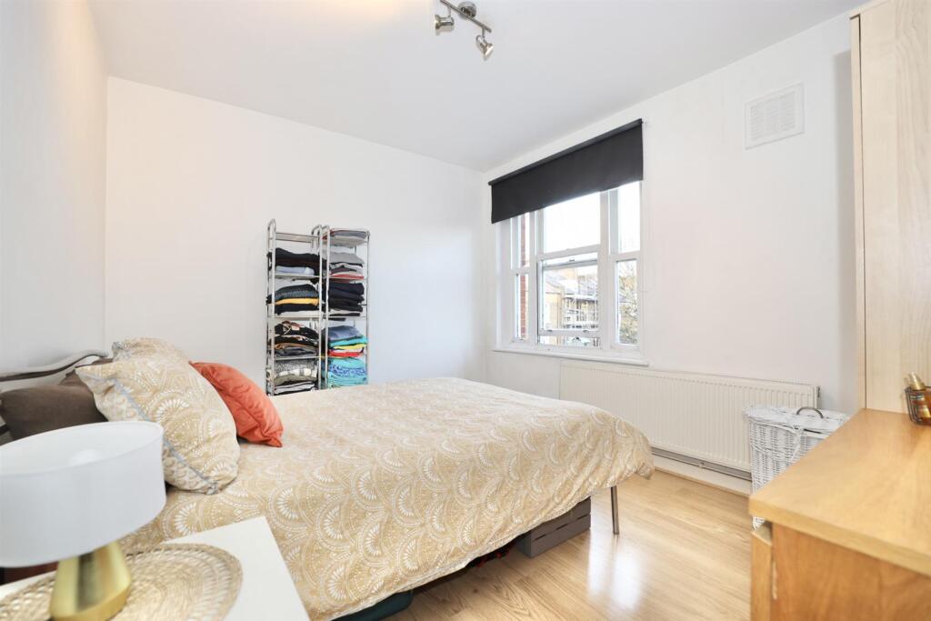Apartment in London, Highbury - View 5
