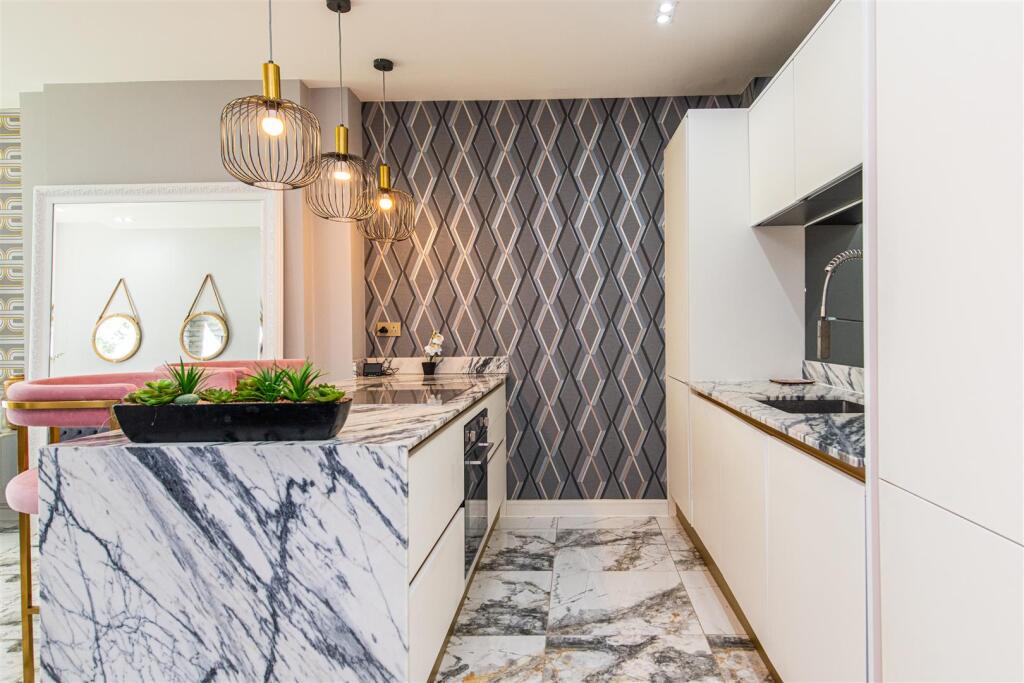 Apartment in Northampton - View 3