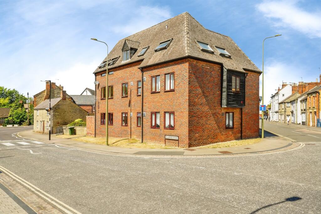 Main image of property: North Street, Bicester
