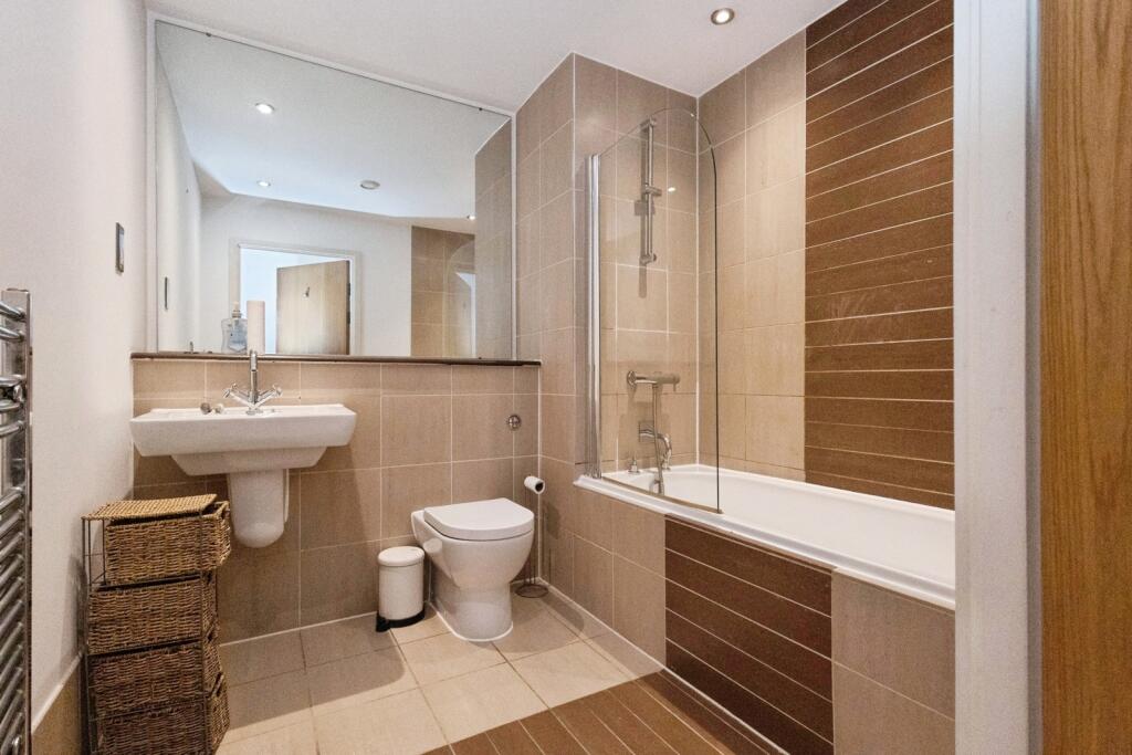 Apartment in Manchester - View 5