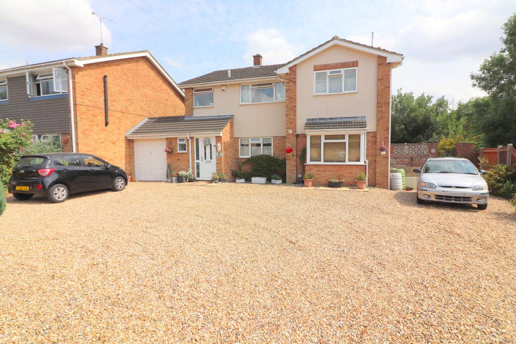 Main image of property: Redgrave Gardens, Luton, Bedfordshire, LU3 3QL