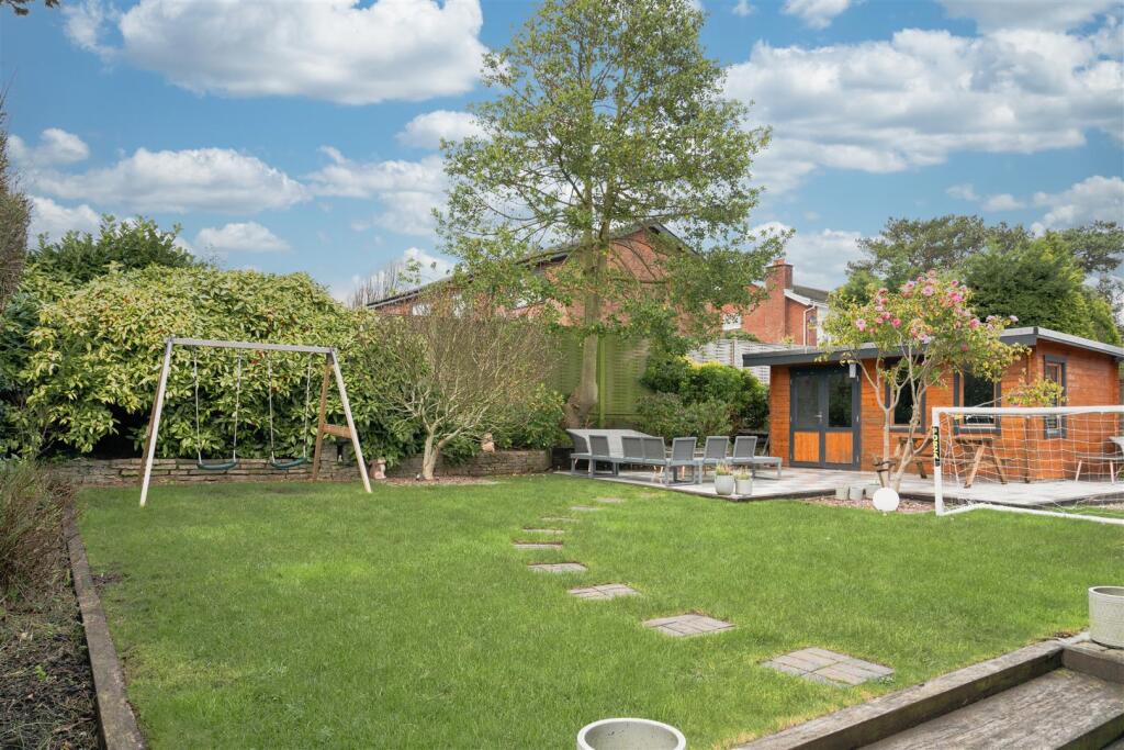 Infield Gardens, Barrow-in-Furness photo 2