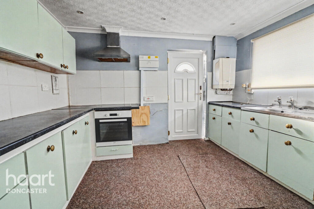 Gorse Close, Dunsville, Doncaster photo 3