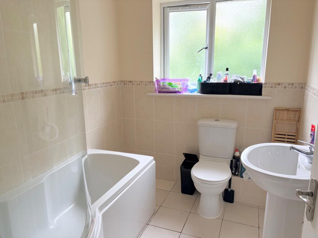 Rosemerry Place, Langley, Southampton, Hampshire, SO45 photo 4