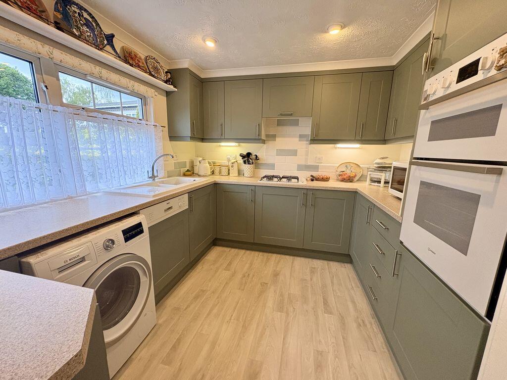 House in Hemel Hempstead, Wooburn - View 3