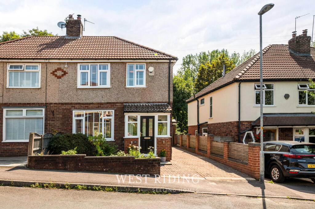House in Oldham, Saddleworth - View 5