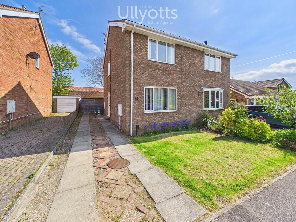 2-bed semi-detached on Headlands Close, Bridlington, £159,950