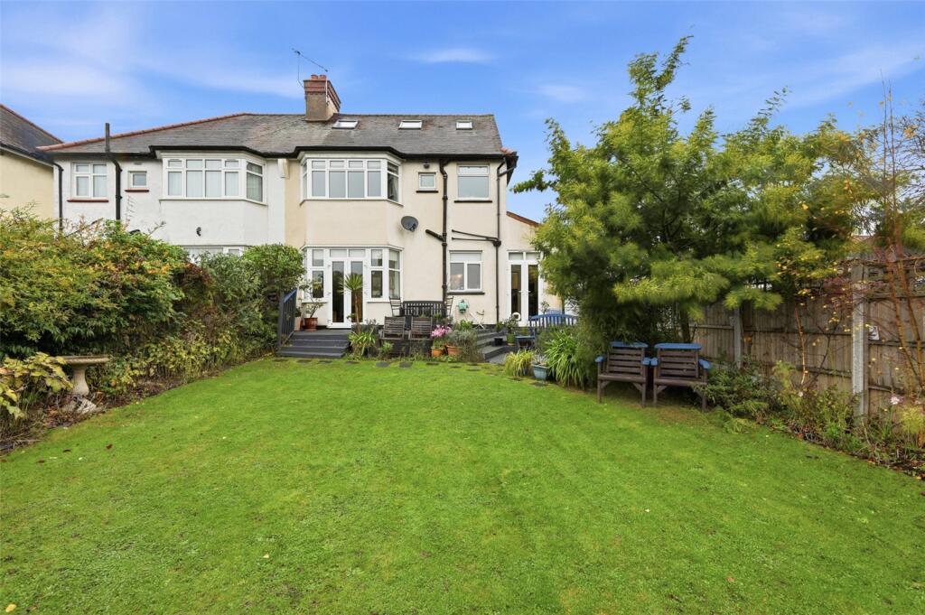 Ambleside Drive, Southend-on-Sea, Essex, SS1 photo 3