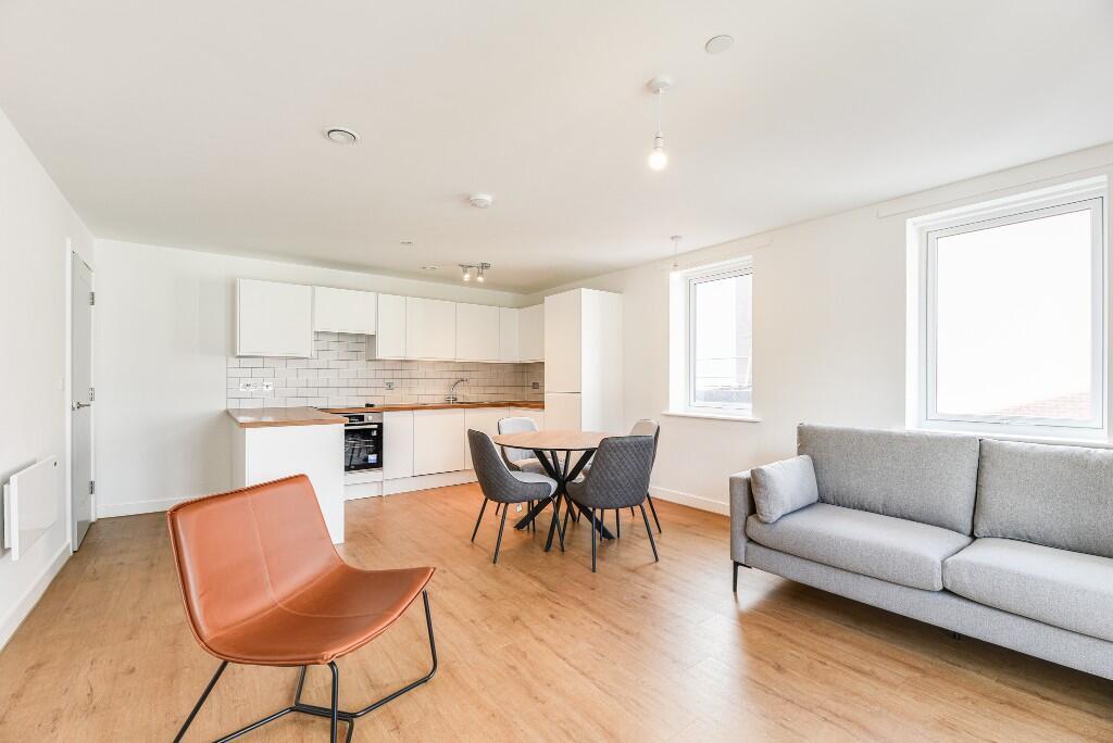 Apartment in Bolton - View 4