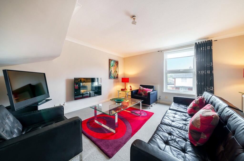House in Exeter, St Leonards - More