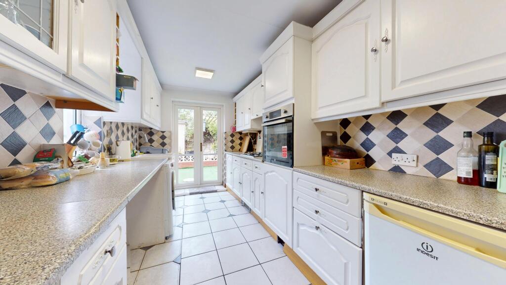 House in Cardiff, Maindy, Cathays - More