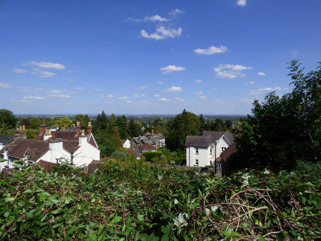 House in Worcester - View 3