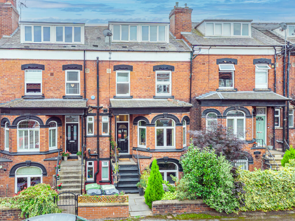 Main image of property: Methley Mount, Leeds, LS7