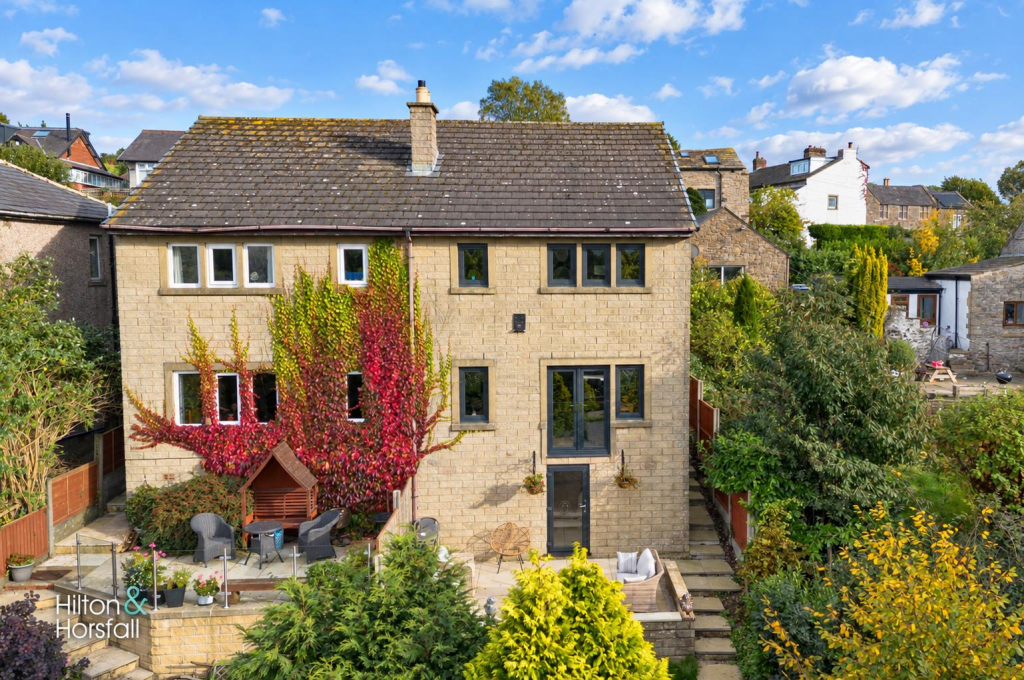 Main image of property: Skipton Old Road, Foulridge