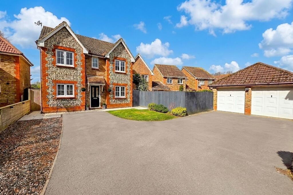 Main image of property: Harebell Close, Littlehampton, BN17