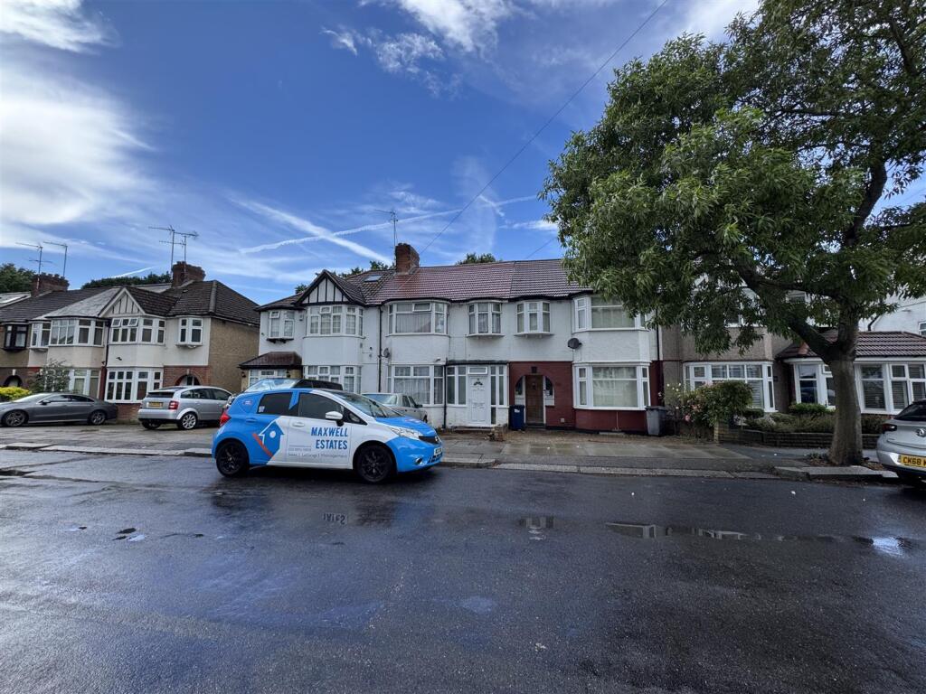 House in London - View 2