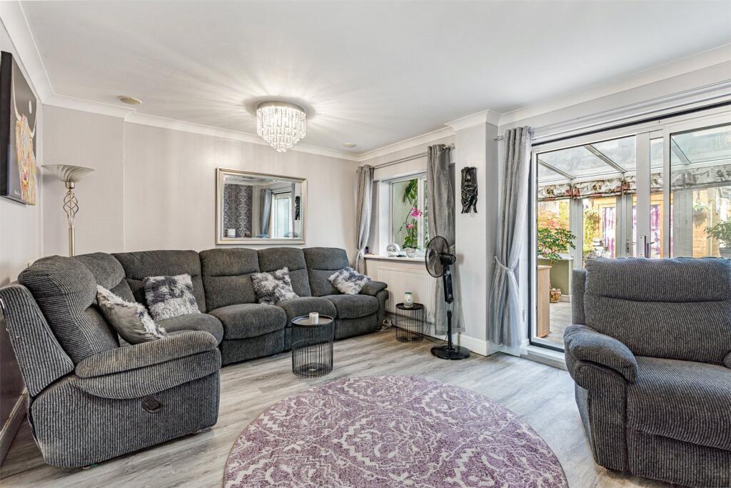 House in Watford, Garston - View 3