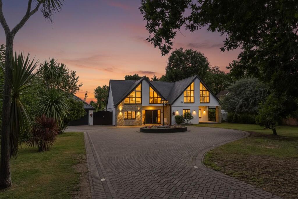 5-bed detached on Portsmouth Road, Horndean, £1,750,000